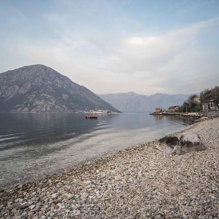 Modern Waterfront 3-Bed Apartment Donja Kostanjica Exterior foto