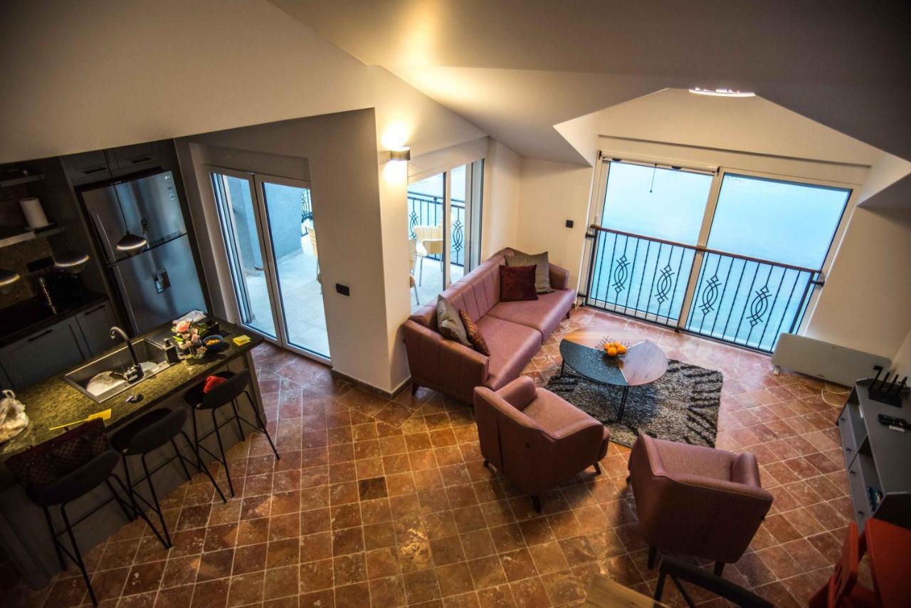 Modern Waterfront 3-Bed Apartment Donja Kostanjica Exterior foto