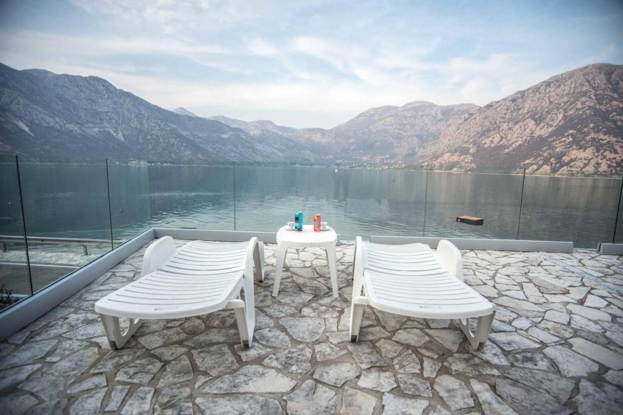 Modern Waterfront 3-Bed Apartment Donja Kostanjica Exterior foto